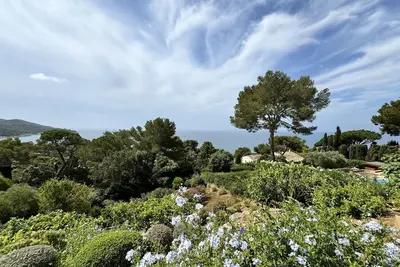 Image de Villa rénovée proche plage Gigaro, vue mer, terrasse