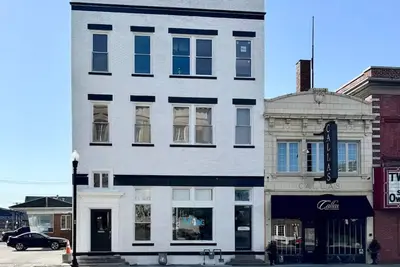 Image de Downtown condo Cozy 2-bedroom with WiFi, Ac in charming Owensboro