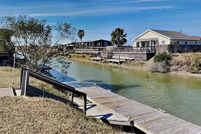 Image de Sorry Charlie's | Waterfront Serenity