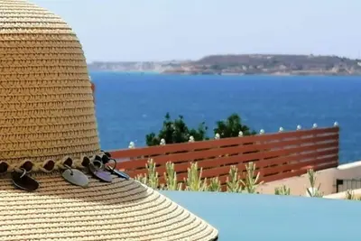 Image de Ground Floor Superior Apartment With Sea View (Unit D) \n