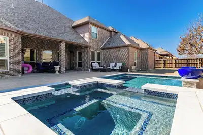 Image de Stunning Luxurious Prosper Retreat