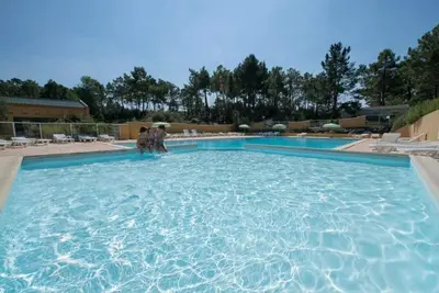 Image de Chalet 4 étoiles - Piscine  - ccafgbd