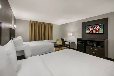 Image de Four Convenient Rooms w/ Access to Interstate 40 | Complimentary Breakfast
