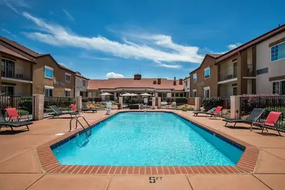 Image de Two Relaxing Pool View Rooms | Complimentary Breakfast | Affordable Stay