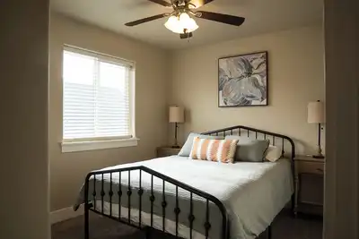 Image de New! Treasure Valley Nest, Modern & Central