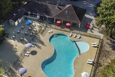 Image de Camping 2 étoiles - Piscine  - ccab0if