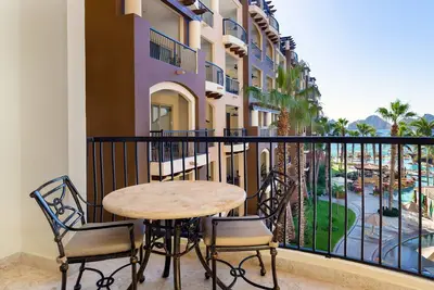 Image de Deluxe Studio Ocean View - Villa del Arco Beach Resort& Spa\n