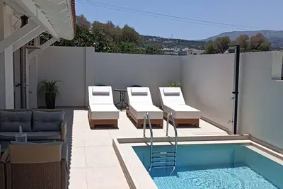 Arokaria, private pool, near the beach, near supermarket & taverns