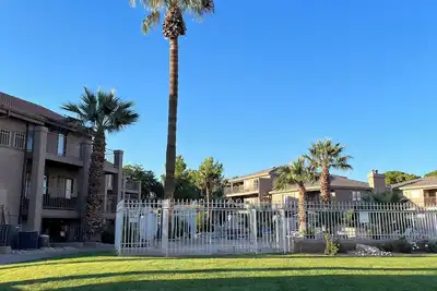Image de Cozy 2-bedroom condo with WiFi, pools in charming St. George