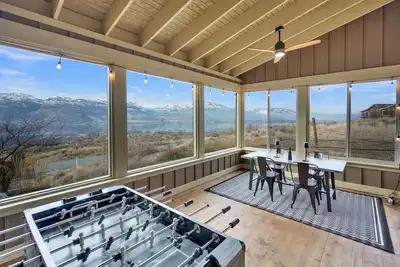 Image de Vineyard Vista- Lakeview Cottage, pool, beach, golf cart!