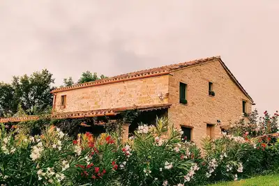 Image de A meticulously restored, historic Italian farmhouse with an incredible pool.