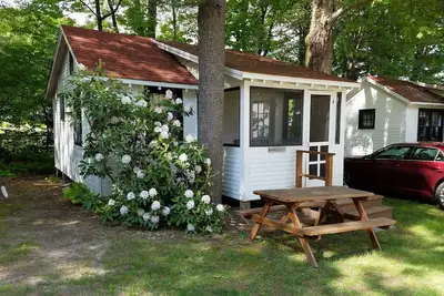 Image de Oakleaf Cottage-Private Beach-Pets Welcome - Round Table Lodge, Sebago, Maine