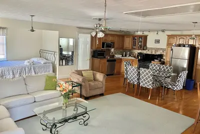 Image de Charming 2-bedroom house in lovely Red Bank with WiFi, Ac sleeps eight