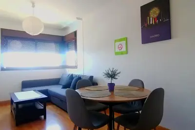 Image de Soothing apartment with Ac in vibrant Madrid