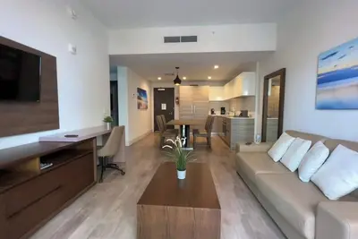 Image de Chic 1-bedroom with Partial Ocean View WiFi, Ac, in fabulous Hollywood - 4 Pax