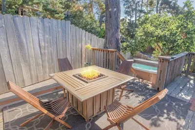 Image de Carmel Vista Retreat - Hot Tub, Fire Pit, Views!