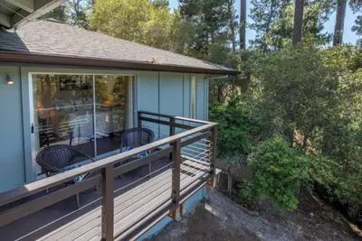 Image de Carmel Hilltop Retreat - Views, Fire Pit, Hot Tub!