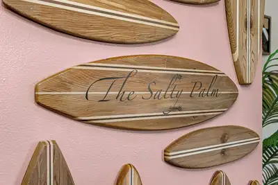 Image de The Salty Palm Coastal Retreat Relaxing Getaway Sleeps 10 Fenced Foosball &Games