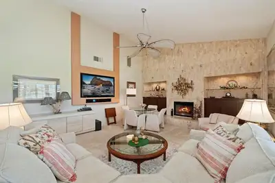 Image de Charming Desert Home On Golf Course!
