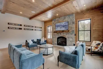 Image de Luxury Residence on South Peak!
