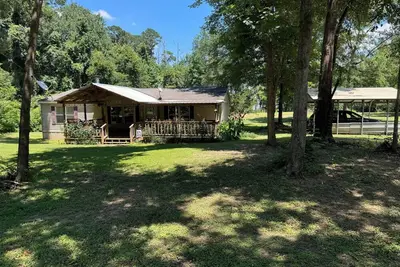 Image de Charming Waterfront 3-bedroom mobile home at the top of Lake Sam Rayburn.