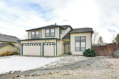 Image de 4 Mi to Dtwn: Family Home w/ Game Room in Reno