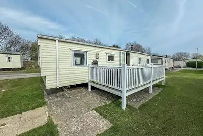 Image de Superb 8 berth caravan at Southview Holiday Park near Skegness ref 33027tc