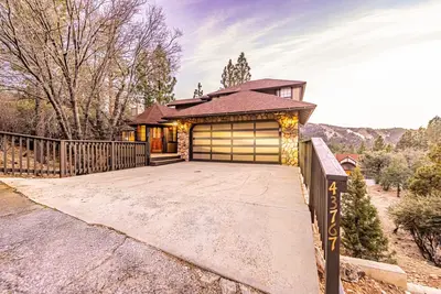 Image de Best Forest & Slope Views! Newly Updated, Jacuzzi, Wet Bar, Pacman, Ev Charger!