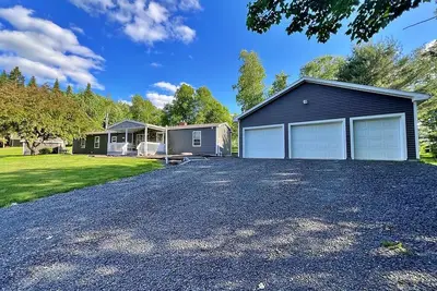 Image de Peaceful & spacious Fort Kent home