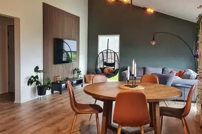 Image de Spacious 4-bedroom house. Home away from home, perfect for families.