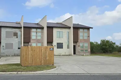 Image de 2bd Townhome Modern Comfort Heart of the City