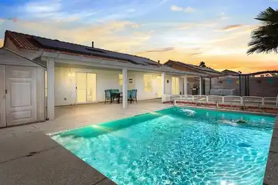 Image de 3bd Pool+Jacuzzi Oasis!
