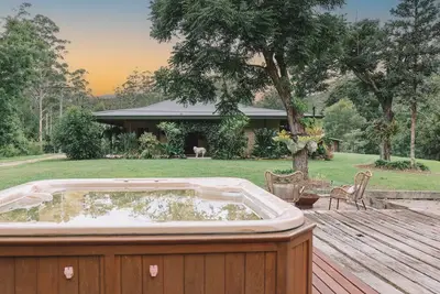 Image de The Homestead on Nulla Nulla- Country property for up to 8 guests & 2 dogs