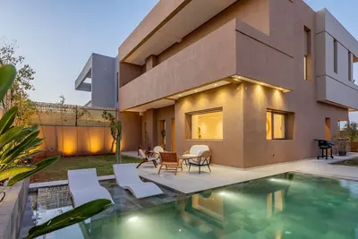 Image de Villa 5 Étoiles : Piscine Chauffée - Chauffeur - Chef - Jeux - 15 min du Centre