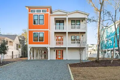Image de Easy Beach Access, Luxury 8-bedroom, 8-bathroom with Elevator & Heated Pool