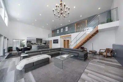 Image de New! 2 acres of Private property with gate and private hot tub