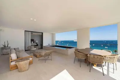 Image de Luxury  Oceanfront Condo with Private Plunge Pool