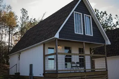 Image de Charming 2-bedroom cabin with WiFi, Ac 5 minutes away from Lake Guntersville