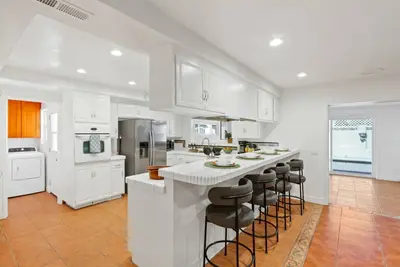 Image de Sunny Escapes • Pool w/ tub • Bbq - 4 bedrooms