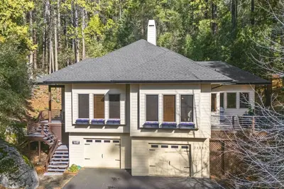 Image de A Piece of Our Harte Retreat\/Modern Multi-Family Getaway