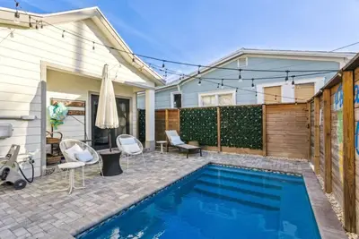 Image de 3br 3ba Heated Pool Downtown