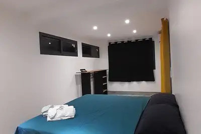 Image de Chambre d'hôtes dans un appartement, à 2 minutes à pied du quai des ferries