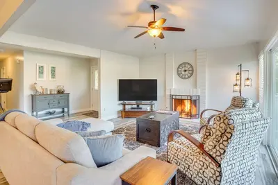 Image de 1 Mi to Capistrano Beach: Home w/ Balcony & Grill
