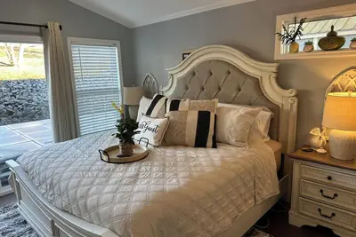 Image de Charming 2-bedroom house boat in Bainbridge Ga. Beauty and elegance in one.