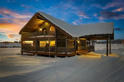 Image de Steps away from lake+Hot tub+40min 2 Ysnp!
