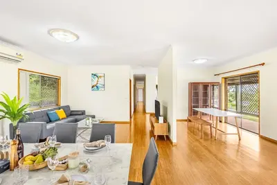 Image de Spacious Land Area 5Bedroom Home @Sunnybank NewA/C