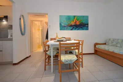 Image de Appartement entièrement équipé dans une pinède avec piscine