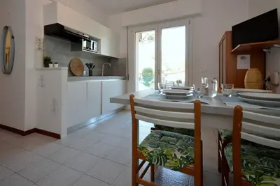 Image de Appartement spacieux avec Wifi gratuit et piscine partagée dans un quartier calme