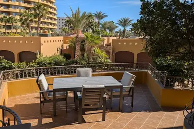 Image de Ground-Floor Bella Sirena Condo – Steps to Pool, Swim-Up Bar, and Stunning Sunsets!