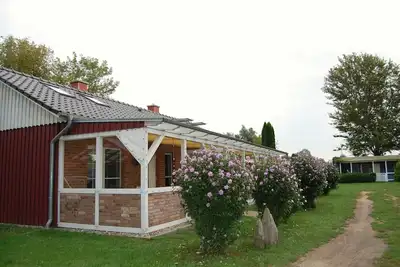 Image de Vacation home \"Hus an de Küst 1\" - in the center of Ahrenshoop approx. 65 m² for 2-4 persons